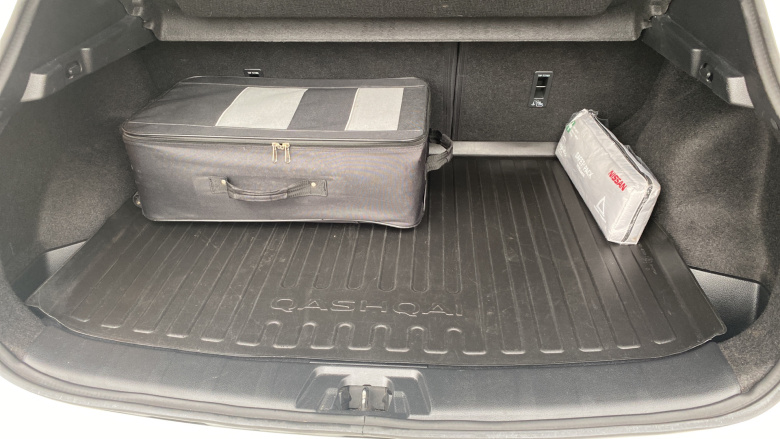 Nissan Qashqai 1.2 DiG-T N-Connecta 5dr Petrol Hatchback